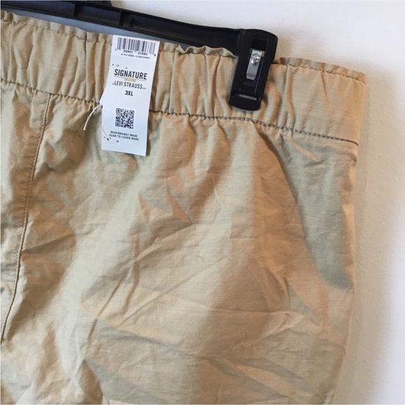 Levi Strauss signature gold woman’s size 3X pull on short gold color NWT… - Picture 5 of 12